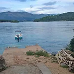 Cozy In Lumbarda With Wifi